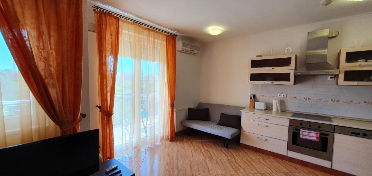 Bazsi Golden Beach Apartman Шиофок Экстерьер фото